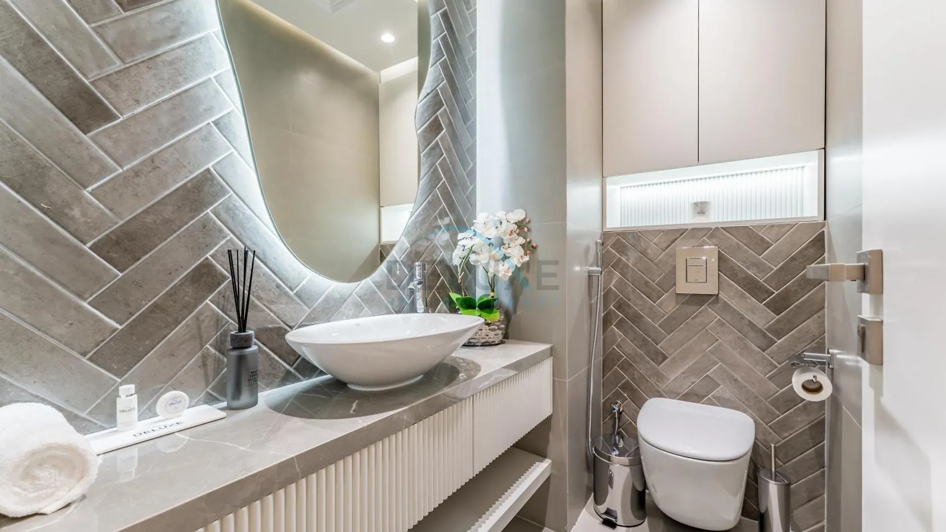Apartment Renovated 1Br With Partial Sea And City Views Near Beach, Elite Residence, Dubai Marina By Deluxe Holiday Homes